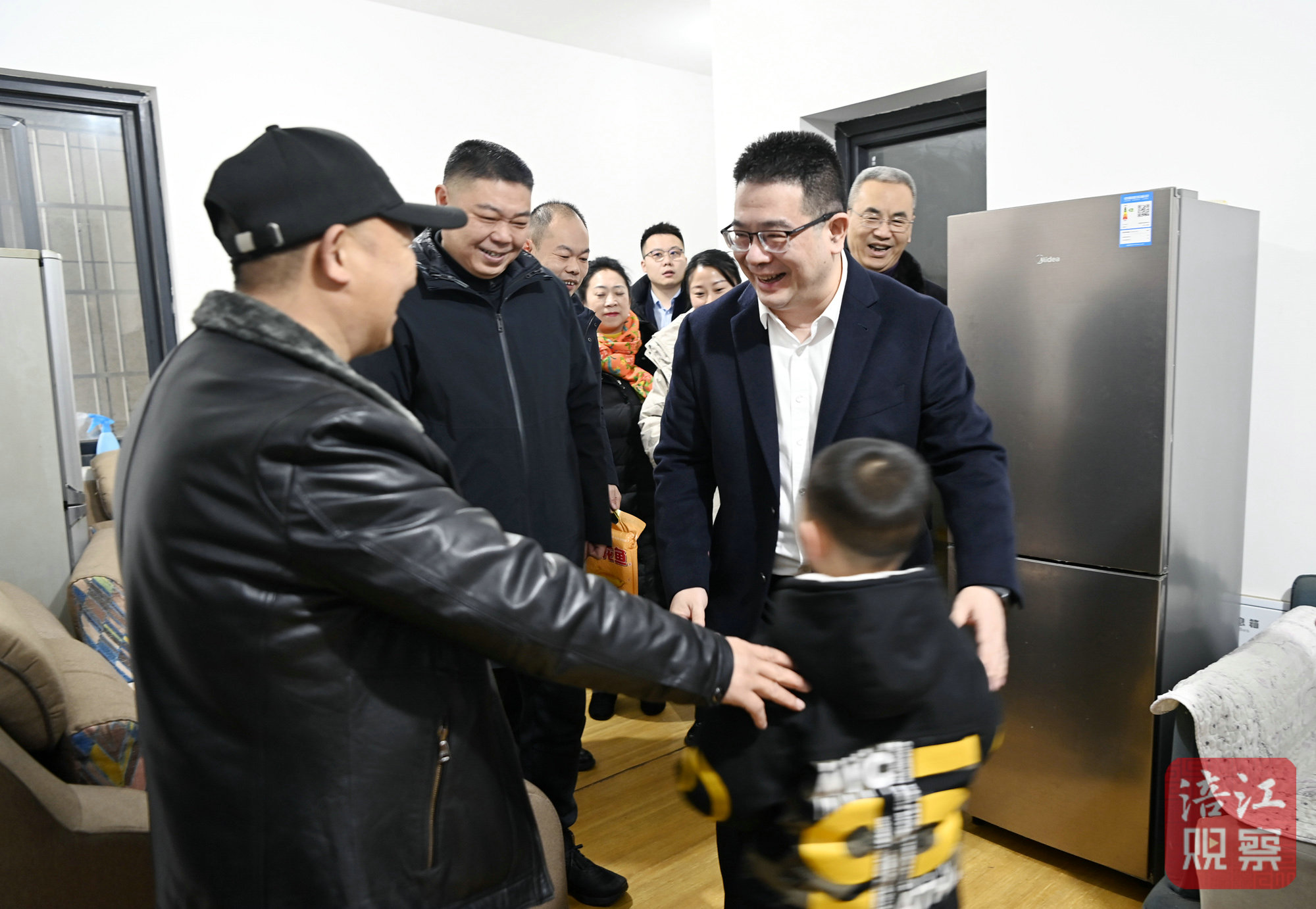 2024年2月8日，李云節前看望慰問困難群眾1  張莉 攝.jpg